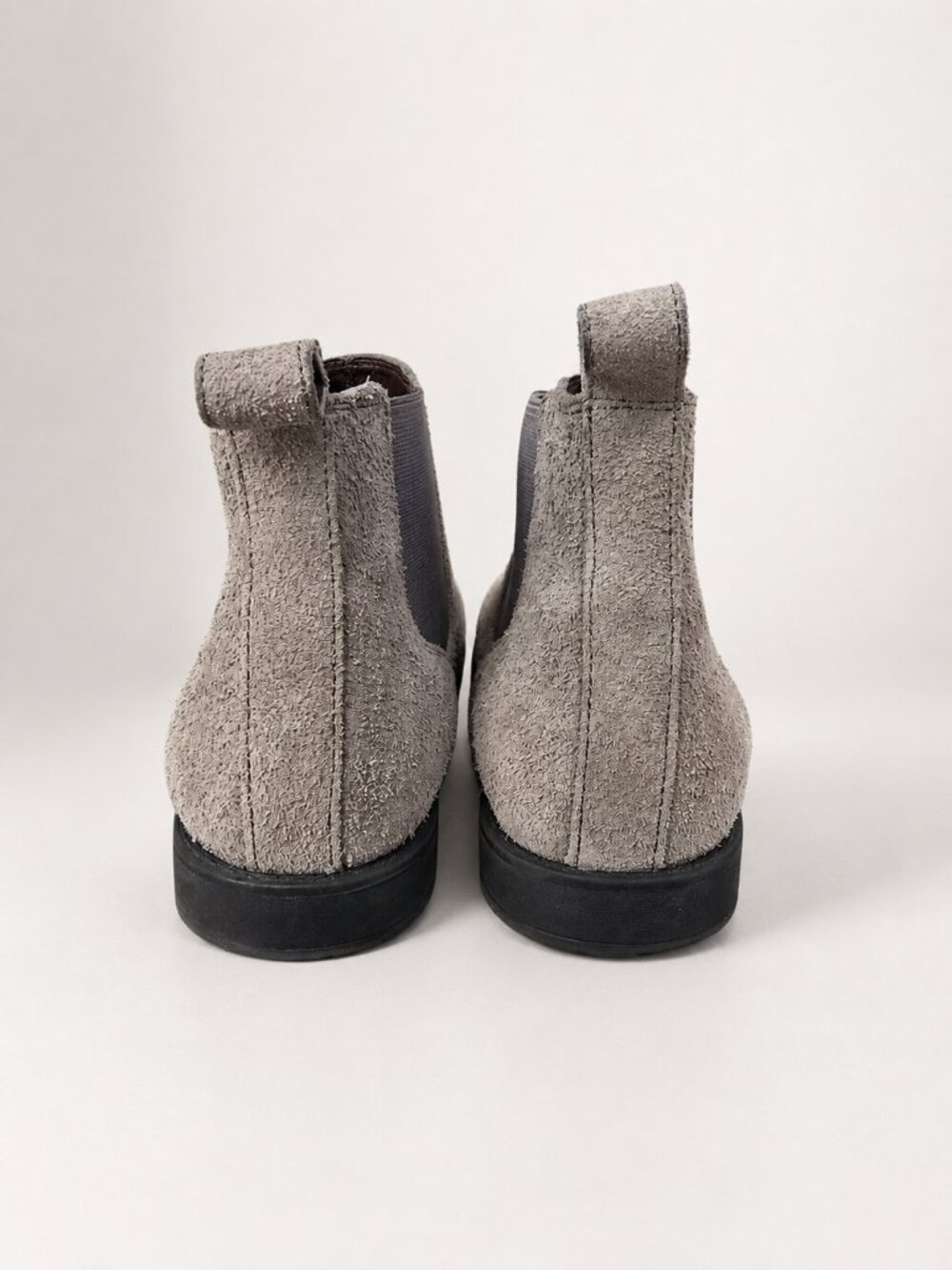 Saks Fifth Avenue Calais Grey Suede Chelsea Boots Men's Size 8.5 M - Picture 3 of 13